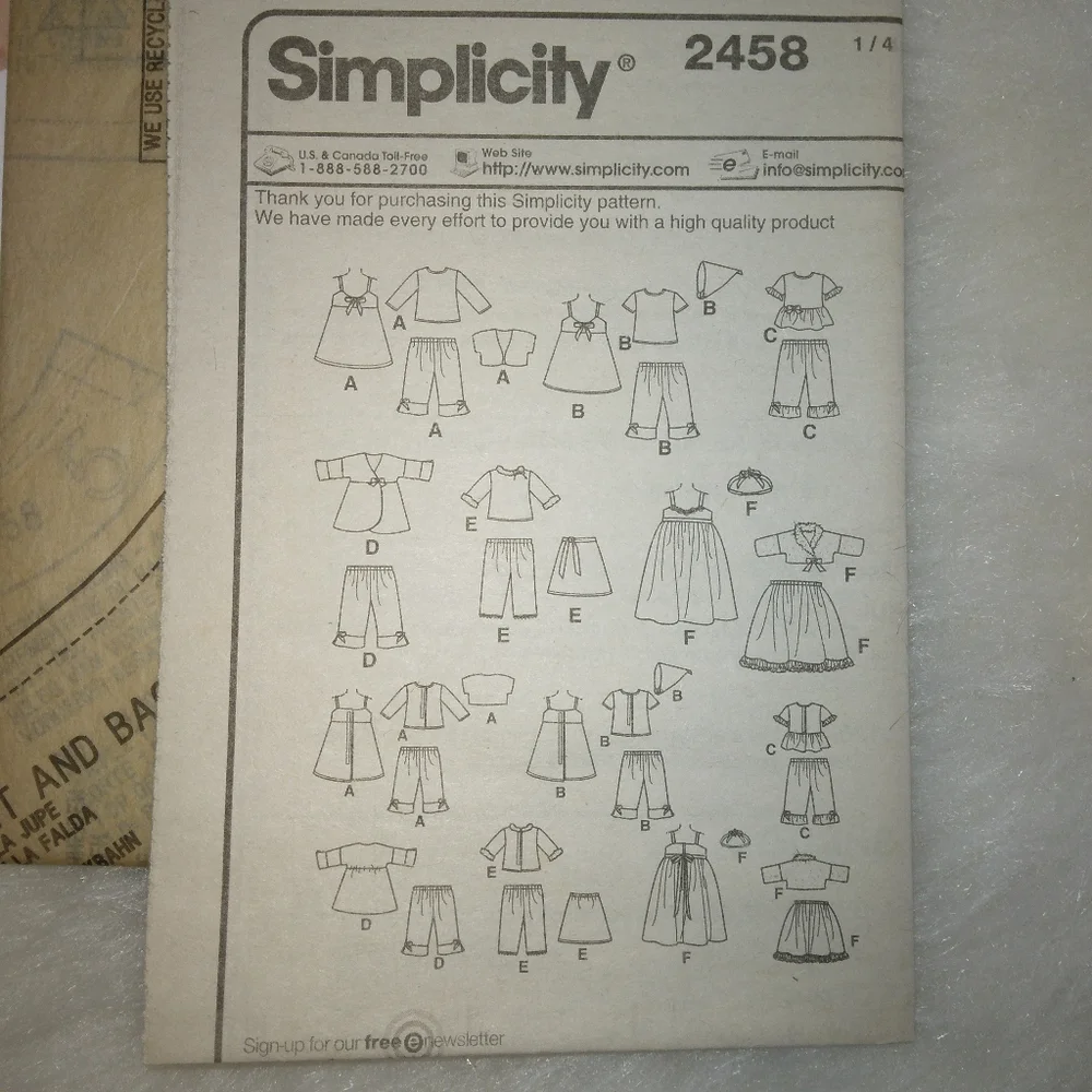 SIMPLICITY 2458 Outfits designed by Teri for American Girl Doll & 18